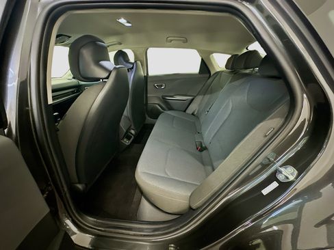 Used 2025 Kia K4 LXS image 28