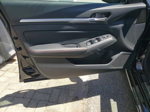 New 2026 Nissan Altima 2.5 SR FWD image 13