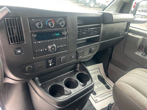 Used 2017 Chevrolet Express 2500 RWD image 12