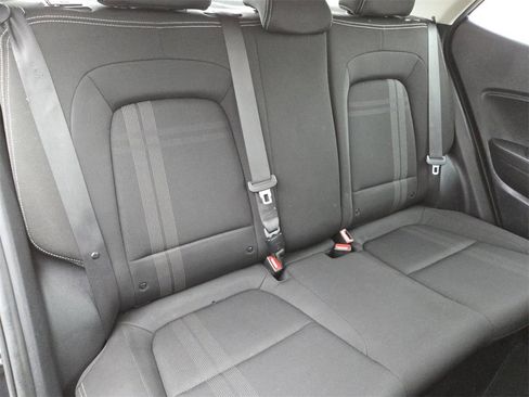 Used 2021 Hyundai Venue SEL w/ Cargo Package image 17