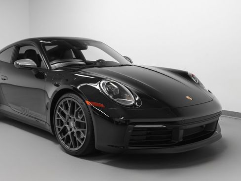 Certified 2024 Porsche 911 Carrera T RWD image 9