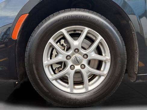 Used 2022 Chrysler Pacifica Touring-L FWD image 28