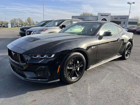 Used 2024 Ford Mustang GT RWD image 3