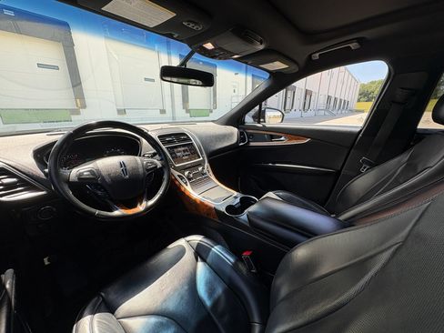 Used 2016 Lincoln MKX Reserve w/ Enhanced Security Package FWD image 8