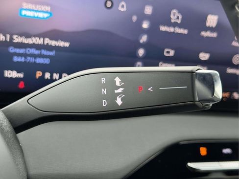 Used 2025 Buick Enclave Preferred FWD image 6