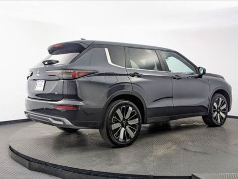 Used 2025 Mitsubishi Outlander SE AWD/4WD image 8