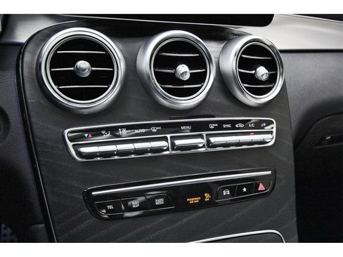 Used 2022 Mercedes-Benz GLC 43 AMG 4MATIC image 20