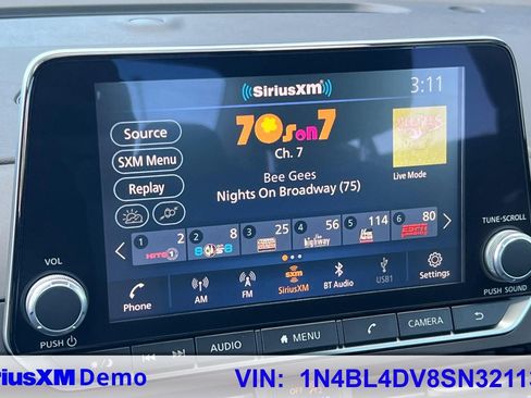 Used 2025 Nissan Altima 2.5 SV FWD image 24