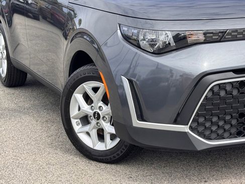 Used 2023 Kia Soul LX w/ Option Group 015 FWD image 4