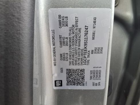 Certified 2025 Chevrolet Colorado Trail Boss AWD/4WD image 31