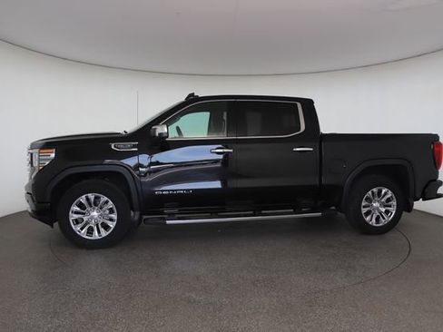 Used 2024 GMC Sierra 1500 Denali w/ Technology Package AWD/4WD image 6