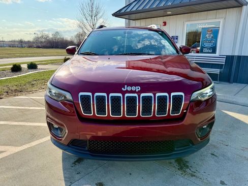 Used 2019 Jeep Cherokee Latitude w/ Popular Appearance Group AWD/4WD image 3