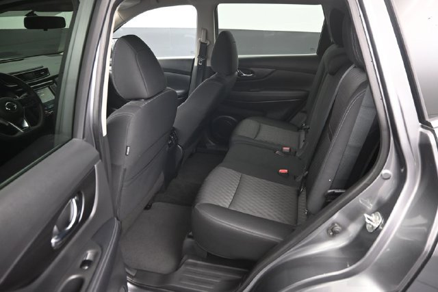 Used 2018 Nissan Rogue SV AWD/4WD image 10