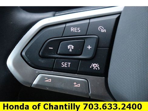 Used 2024 Volkswagen Taos SE image 12