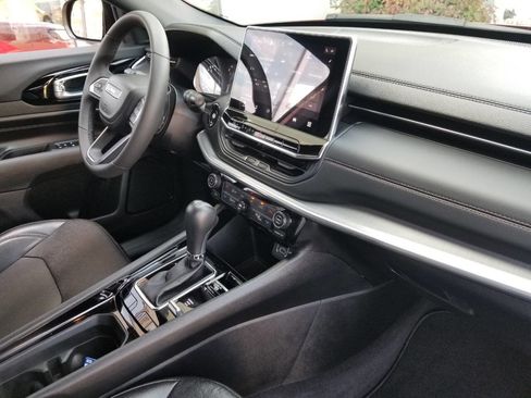 Certified 2023 Jeep Compass Limited image 11