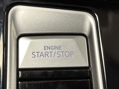 Used 2024 Volkswagen Atlas SE w/ Black Wheel Package image 22