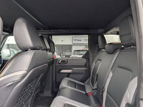 Used 2021 Ford Bronco Black Diamond image 13