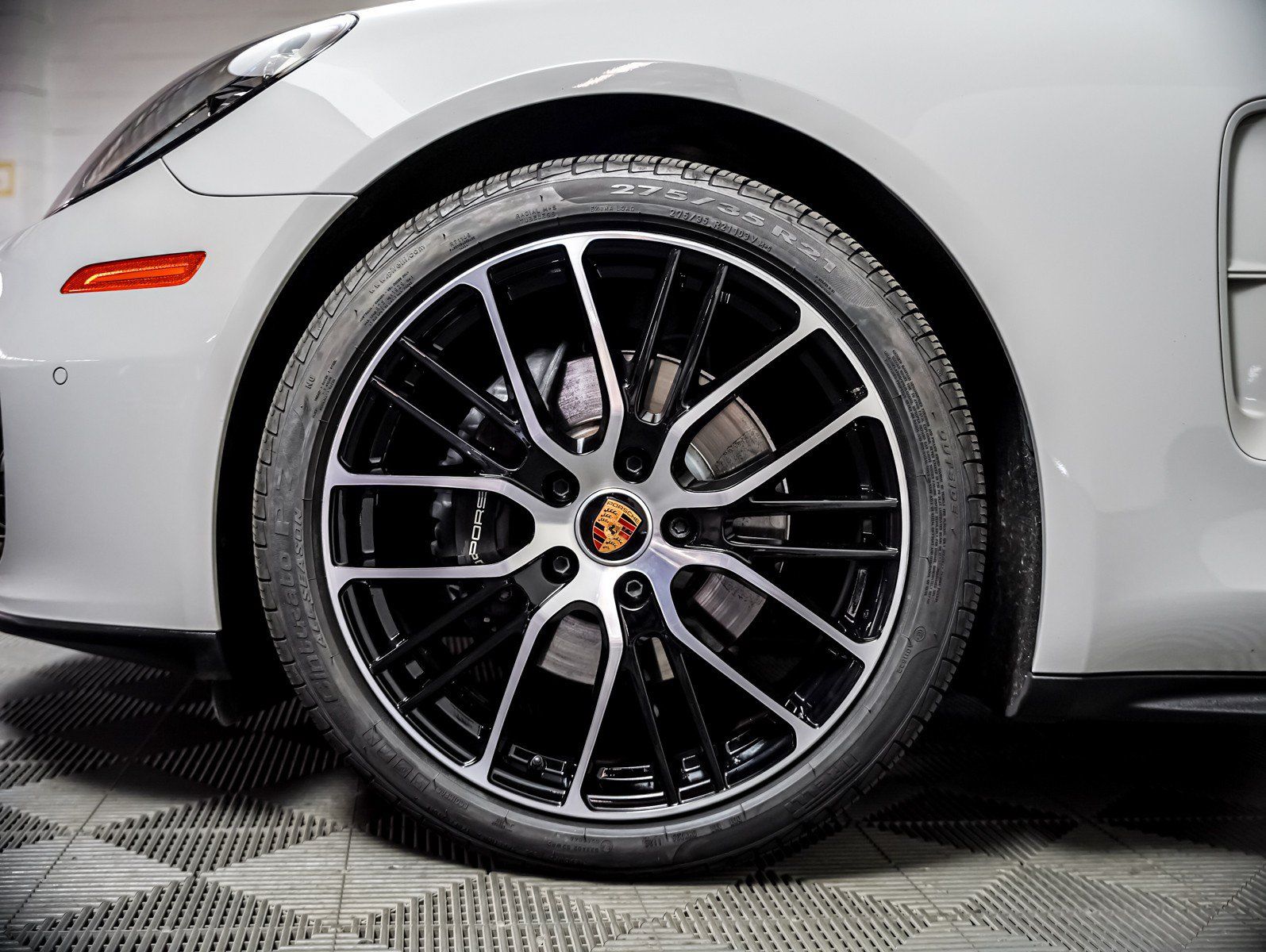 Certified 2023 Porsche Panamera 4 Platinum Edition w/ Assistance Package AWD/4WD image 14