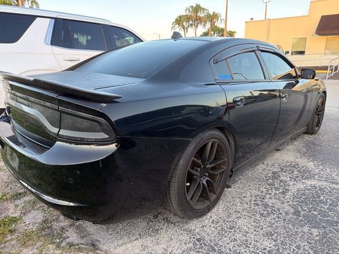 Used 2021 Dodge Charger SXT w/ Leather Interior Group RWD image 9