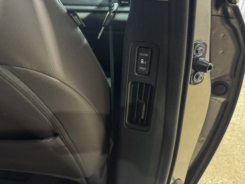 Used 2018 Honda Odyssey EX-L image 30
