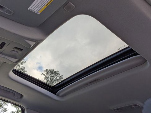 Used 2019 Cadillac Escalade Luxury image 31