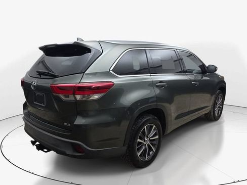 Used 2017 Toyota Highlander XLE FWD image 6
