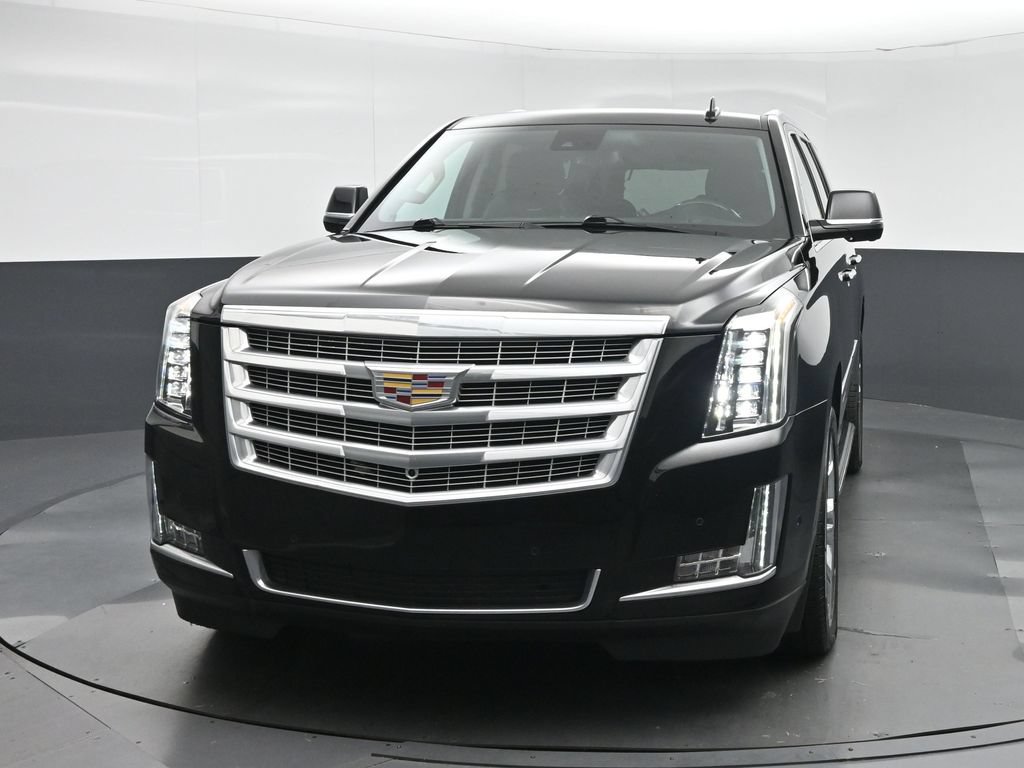 Used 2020 Cadillac Escalade Luxury w/ LPO, Radiant Package AWD/4WD image 2
