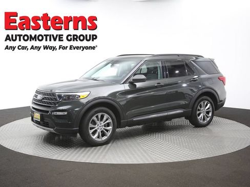 Used 2022 Ford Explorer XLT w/ Equipment Group 202A AWD/4WD image 60