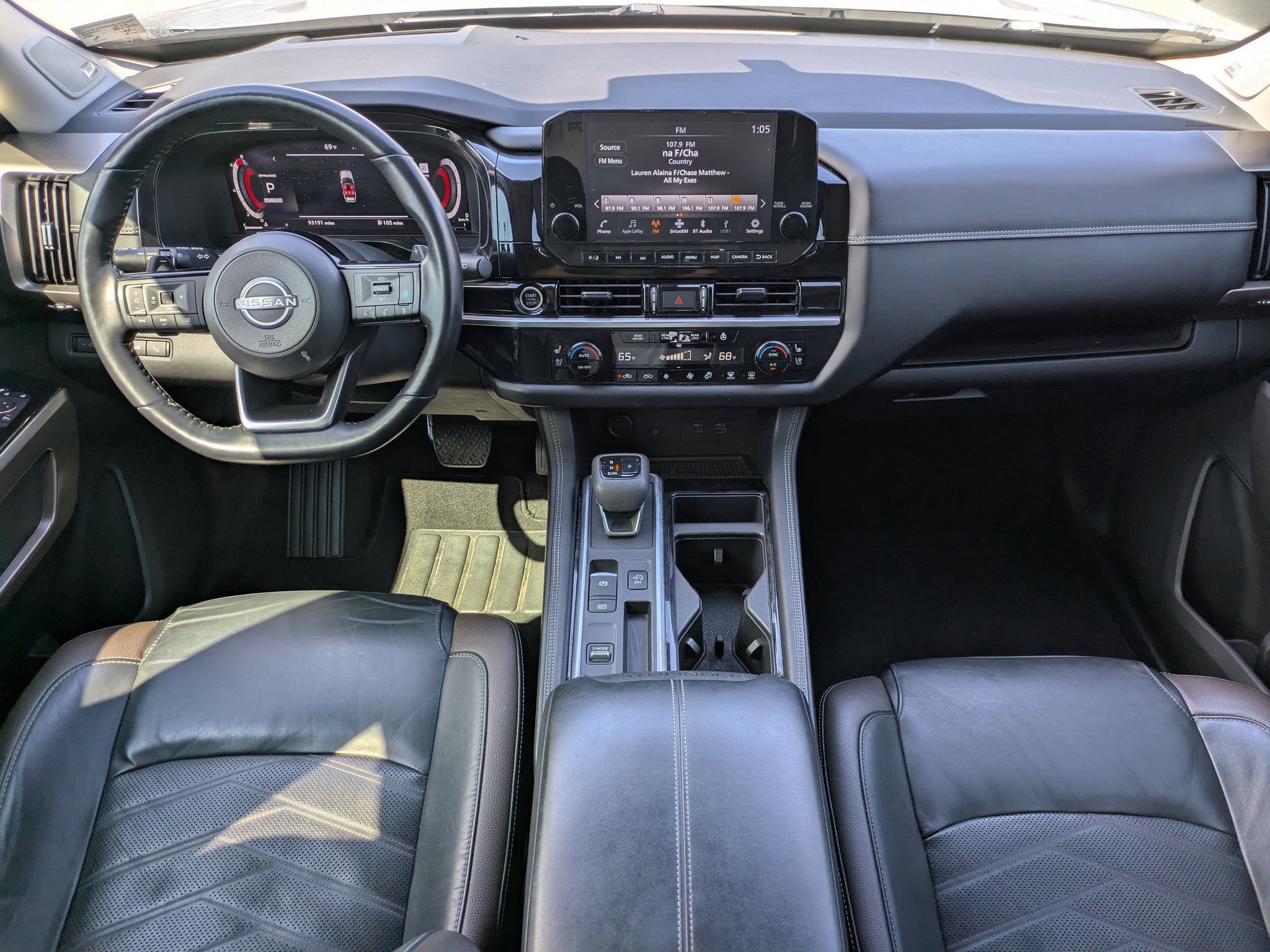 Used 2022 Nissan Pathfinder Platinum w/ Cargo Package FWD image 16
