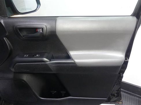 Used 2021 Toyota Tacoma SR AWD/4WD image 17