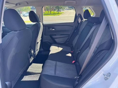 Used 2024 Nissan Rogue SV FWD image 17