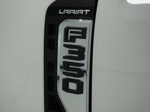 Used 2023 Ford F350 Lariat w/ Chrome Package image 7