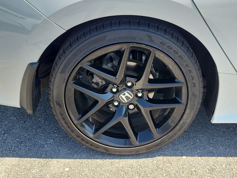 Used 2023 Honda Civic Sport image 11