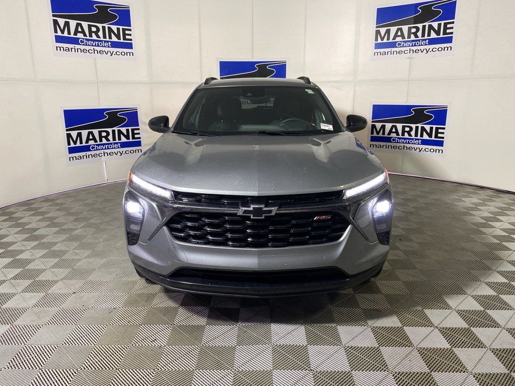Used 2025 Chevrolet Trax RS w/ Driver Confidence Package FWD image 15