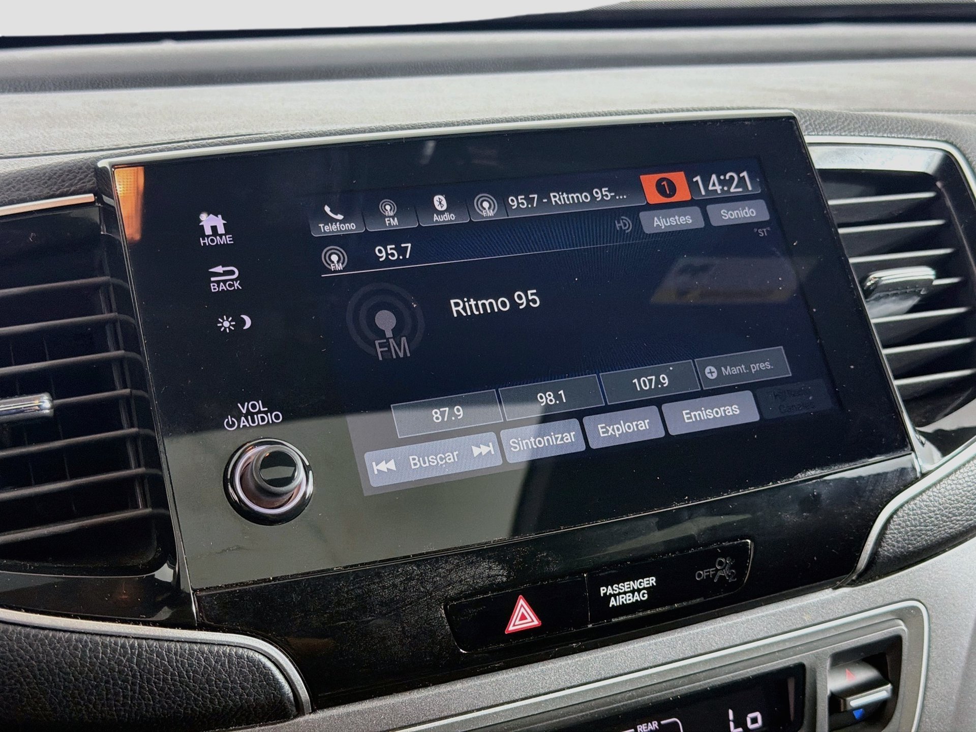 Used 2025 Honda Passport EX-L image 31