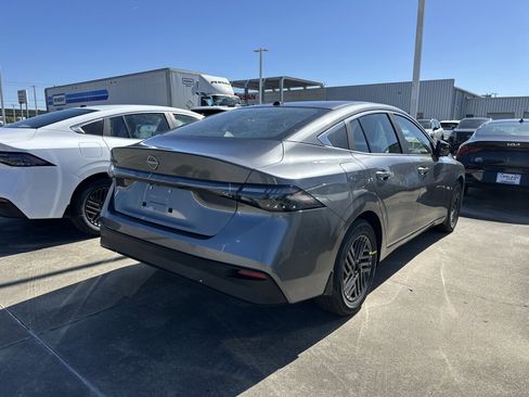 New 2026 Nissan Sentra SV FWD image 2