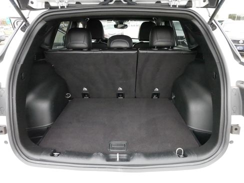 Used 2024 Jeep Compass Trailhawk image 18