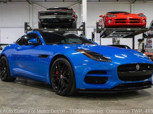 Used 2020 Jaguar F-TYPE R image 10