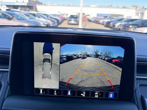 Used 2023 Chevrolet Tahoe Z71 w/ Luxury Package image 17