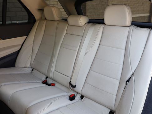 Used 2020 Mercedes-Benz GLE 350 w/ Premium Package image 22