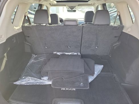 Used 2022 Nissan Rogue SL w/ SL Premium Package image 9
