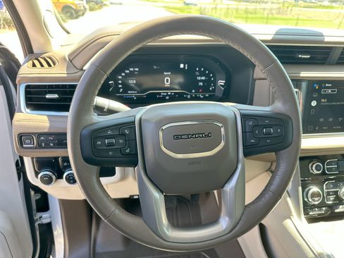 Used 2022 GMC Yukon Denali image 14