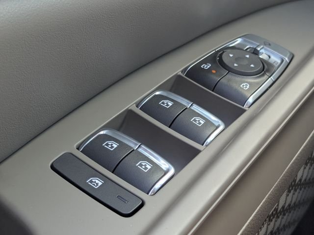 New 2026 Kia Carnival EX FWD image 23