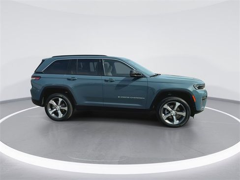 New 2026 Jeep Grand Cherokee Limited image 9