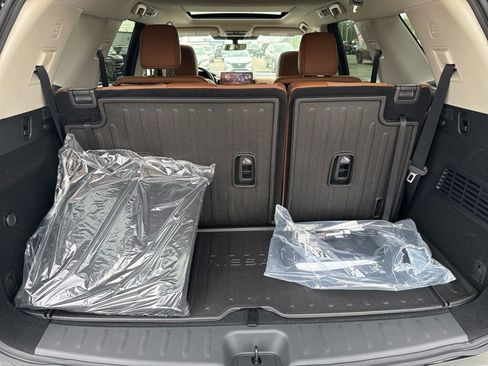 New 2026 Nissan Pathfinder Platinum AWD/4WD image 48