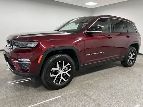 Used 2024 Jeep Grand Cherokee Limited image 7