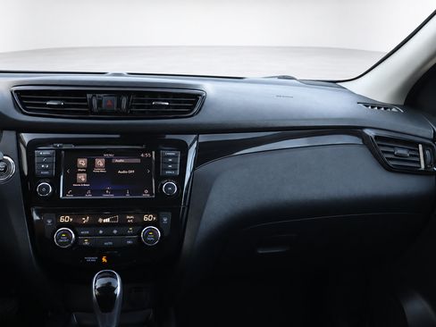 Used 2021 Nissan Rogue Sport SV FWD image 31