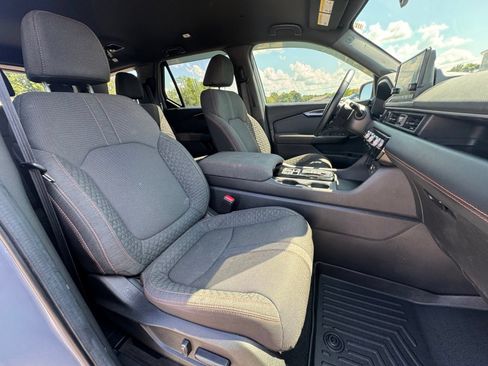 Used 2025 Honda Pilot Sport image 33