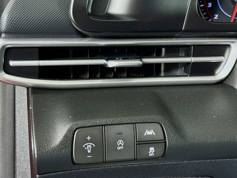 Used 2022 Hyundai Elantra SE w/ Cargo Package image 10