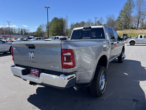 Used 2024 RAM 3500 Tradesman w/ Towing Technology Group image 3